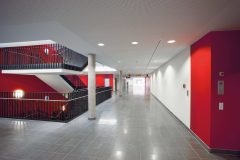 Innenraumleuchte, Krankenhäuser,  Treppenhäuser, .Downlight, 290...,  ohne Person, Tagaufnahme, Querformat........Innenraumleuchte, Krankenhuser,  Treppenhuser, .Downlight, 290...,  ohne Person, Tagaufnahme, Querformat.......
Architecture,  Building,  Corridor,  Floor,  Flooring,  Handrail,  House,  Housing,  Indoors,  Staircase