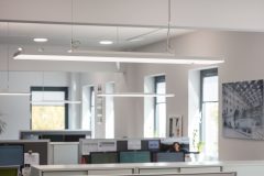 Light interior office
DEU, Deutschland, Köln, Trilux lights Oktalite   05.10.2017 [ (c) Markus Bollen / P h o t o - D e s i g n, J o h a n n - B e n d e l - S t r. 16a, 51429 B e r g i s c h  G l a d b a c h, fon: 02204 22220, m.bollen@t-online.de ; Kto: IBAN: DE16 6609 0800 0009 1474 38, BIC: GENODE61BBB ; Ust-ID: DE 121 984 724 ; Jegliche Nutzung des Fotos nur gegen Honorar zzgl. der gesetzlichen MwSt., vollstaendiger Namensnennung nach Paragraph 13 UrhG und Zusendung von zwei Belegexemplaren. Das Nutzungshonorar richtet sich nach den aktuellen Bildhonoraren der MFM des BVPA. For any usage other than editorial, please contact photographer. ; Attention: NO MODEL-RELEASE! ;  ] [#0,26,121#]