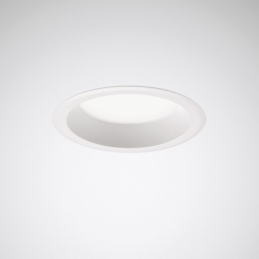Modern infälld LED-downlight i vit minimalistisk design med bländfri ljuskupa och energieffektiv ljuslösning för kontor, butik och hem från PROLJUS AB