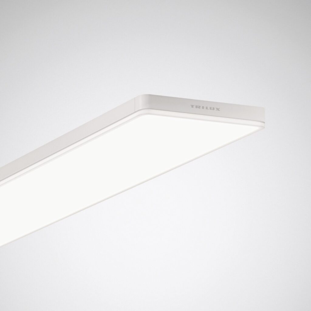 Snygg slimmad rektangulär LED-armatur med jämnt mjukt diffust ljus och vit finish, energieffektiv och hållbar lösning för kontor, skola och butik, finns hos PROLJUS AB