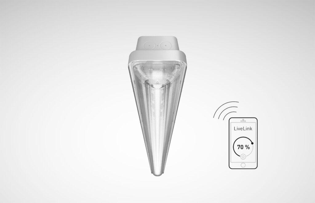 Smal effektiv LED-armatur i modern design från PROLJUS AB med hög ljusutgång och enkel installation, illustrerar trådlös dimning via LiveLink-app för smart energistyrning