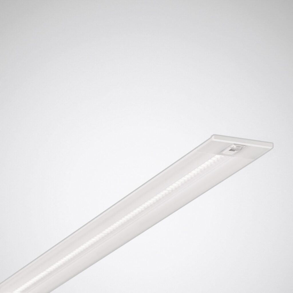 Takmonterad slimmad linjär LED-armatur från PROLJUS AB med frostad diffusor och jämnt ljusflöde, energieffektiv och hållbar lösning för kontor skolor och industrilokaler