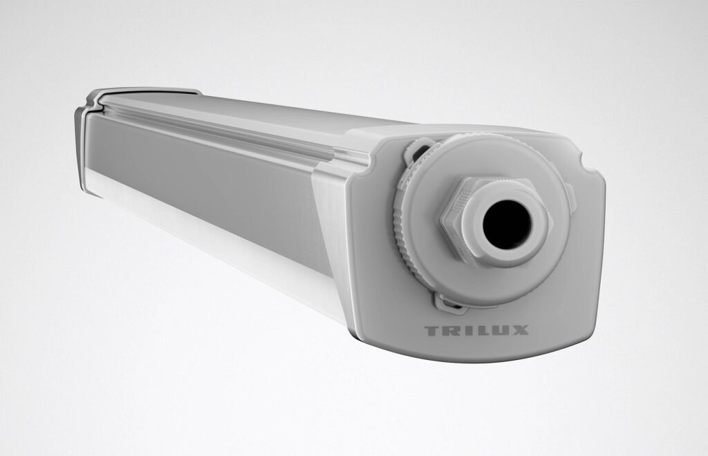 Lång rektangulär LED-armatur med robust aluminiumhus, mjuk frostad diffusor och gängad kabelgenomföring i änden, modern energieffektiv lösning för industriell och kommersiell belysning från PROLJUS AB