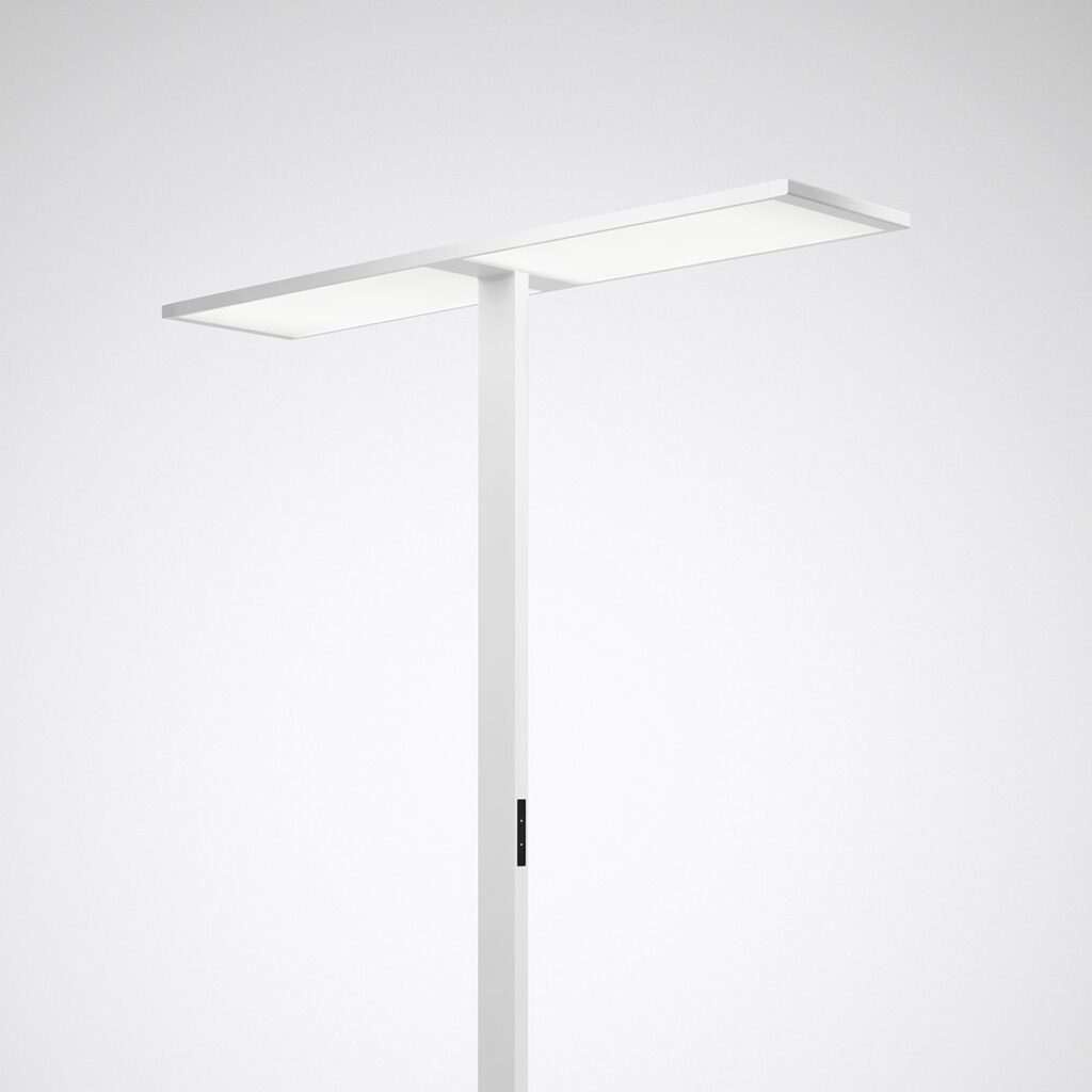 Vit T-formad LED-armatur med två tunna rektangulära ljuspaneler på slank stolpe, ger jämnt bländfritt arbetsljus och är idealisk för kontor och offentliga miljöer från PROLJUS AB