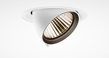 Vitt infällt vinklingsbart downlight med ribbad metallreflektor som ger riktat, högkvalitativt och energieffektivt ljus för butik, kontor och showroom från PROLJUS AB