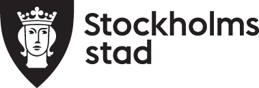 Logotyp för Stockholms stad i svartvitt med sköld och text, visar en offentlig miljö där PROLJUS AB:s energieffektiva och designade ljusarmaturer lyfter säkerhet och estetik