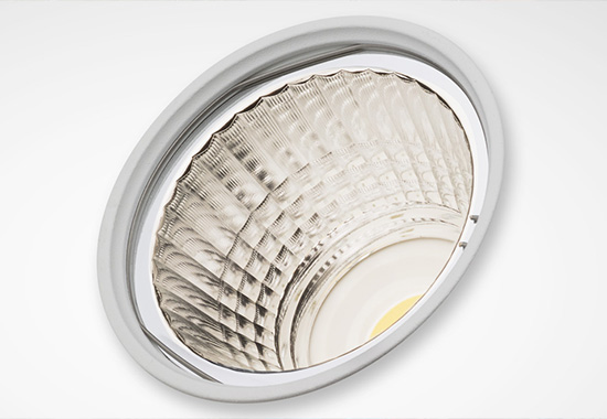 Infälld LED-downlight med högreflekterande facetterad reflektor och vit ram, energieffektiv och stilren belysning för butik och hem från PROLJUS AB