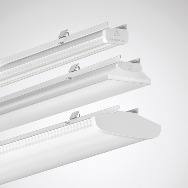 Tre linjära LED-armaturer för tak/industribelysning – vit profil, olika diffusorer, energieffektiv design