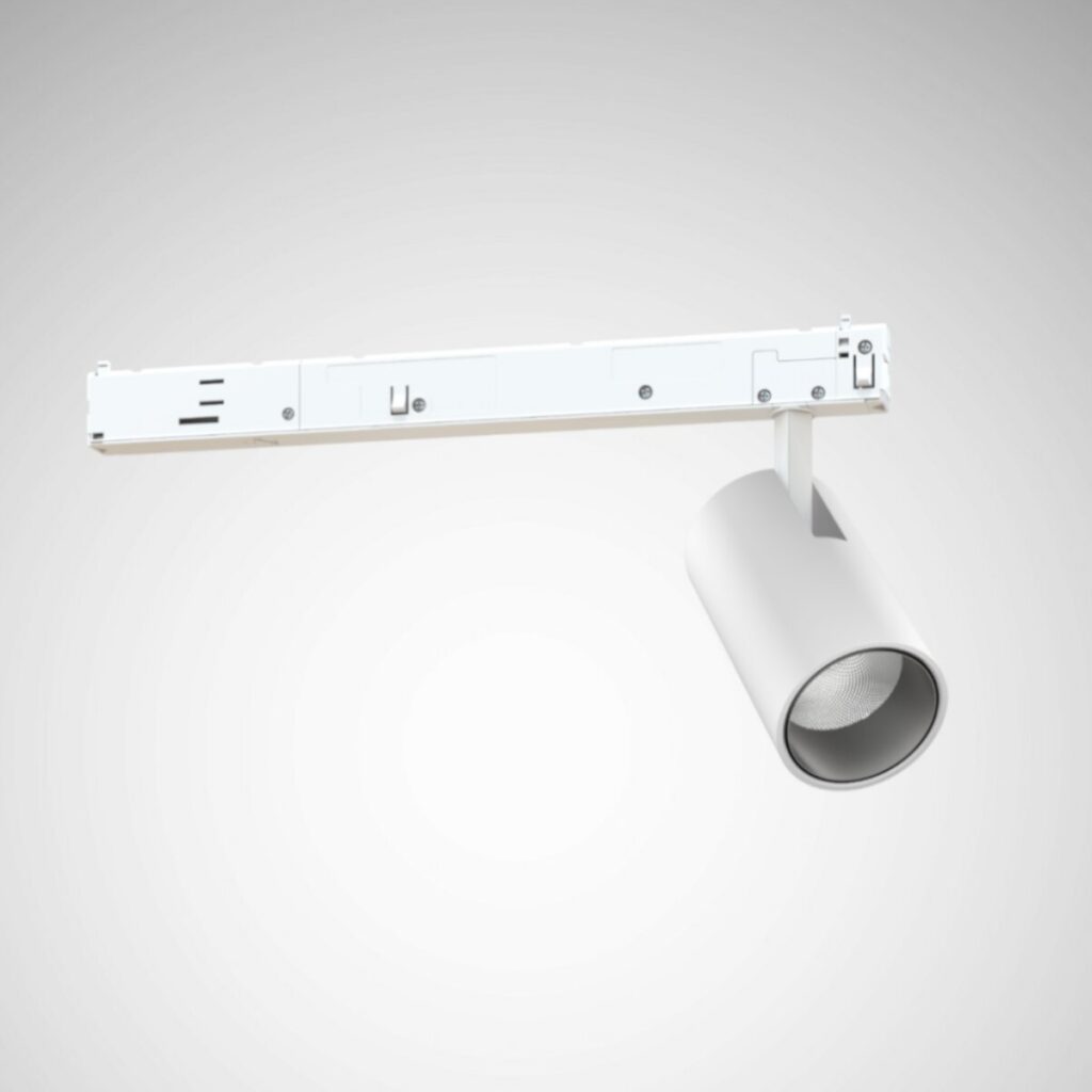 Vit spårmonterad LED-spot från PROLJUS AB, stilren och justerbar cylinderarmatur med fokuserat energieffektivt ljus idealisk för butik galleri och kontor