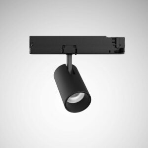 Justerbar svart cylindrisk skenarmatur från PROLJUS AB med högkvalitativ LED-reflektor och matt finish perfekt för butik, galleri och kontor