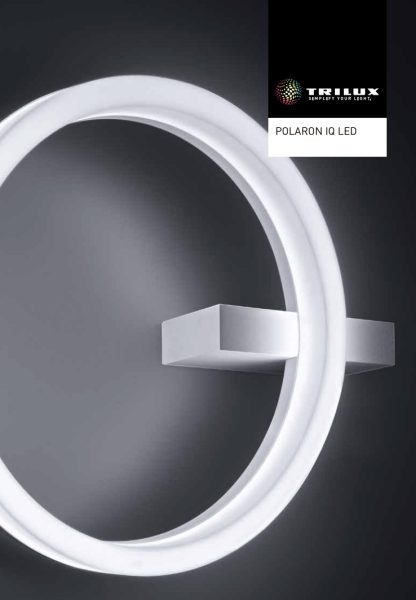 Närbild av en modern cirkulär LED-väggarmatur med dubbla sammankopplade ringar som avger mjukt bländfritt vitt ljus och är monterad på ett diskret metallfäste, energieffektiv och högkvalitativ design perfekt för hotell, kontor och privata hem från PROLJUS AB